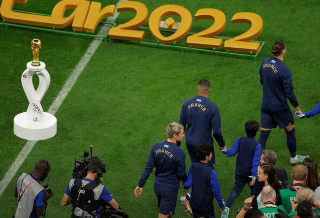Entrada de Argentina e Frana no campo do Estdio Icnico de Lusail para a final da Copa do Mundo foi um espetculo  parte. Veja fotos do show de fogos, de luzes e da execuo dos hinos nacionais dos dois pases