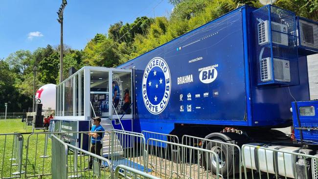 Caravana do Cruzeiro reuniu milhares de torcedores na cidade de Machado, no Sul de Minas