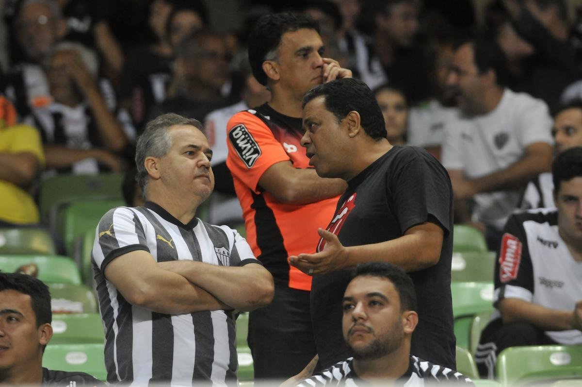 Fotos da torcida do Atltico, no Independncia, durante partida de ida da semifinal do Mineiro, contra o Amrica