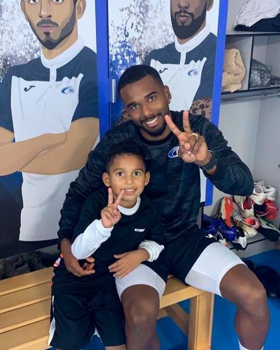 Luiz Antnio, volante, 29 anos, seu ltimo clube foi o Baniyas, dos Emirados rabes Unidos