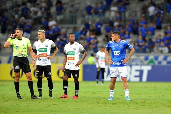 Fotos do jogo de ida da semifinal do Campeonato Mineiro, entre Cruzeiro e Athletic, no Mineiro