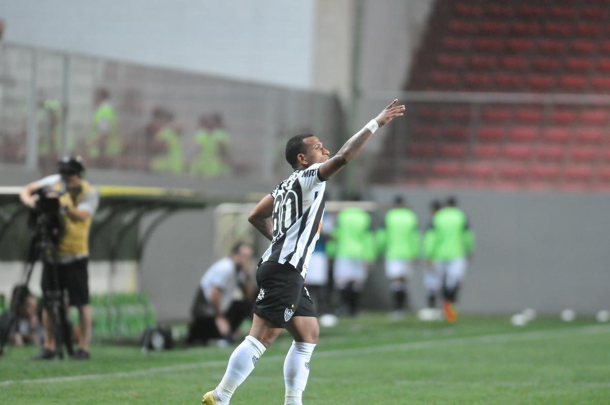 Fotos da vitria do Atltico sobre o Cear, por 2 a 1, no Independncia, com gols de Otero e Luan. Thiago Gallhardo descontou para os cearenses
