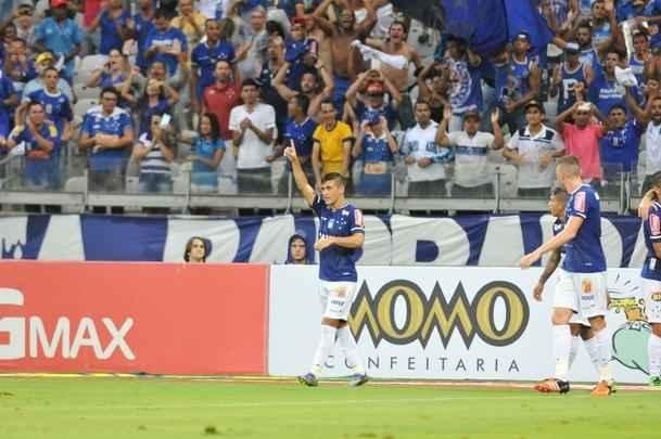 Arrascaeta marcou o gol do Cruzeiro aos 43 do primeiro tempo