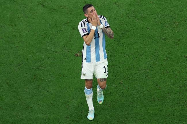 Di Mara ampliou a vantagem da Argentina para 2 a 0 na final da Copa do Mundo contra a Frana. Veja o gol por todos os ngulos