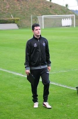 Diogo Giacomini - Diogo Giacomini foi técnico interino do Atlético em três oportunidades: 2015, quando substituiu Levir Culpi, 2016, no lugar de Marcelo Oliveira, e 2017, na vaga de Roger Machado. Em cinco jogos, foram duas vitórias, um empate e duas derrotas.