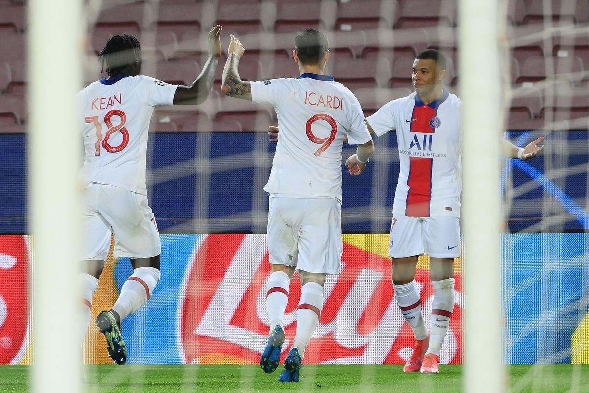 Fotos do duelo entre Barcelona e Paris Saint-Germain, no Camp Nou, em Barcelona, pela ida das oitavas de final da Liga dos Campees da Europa