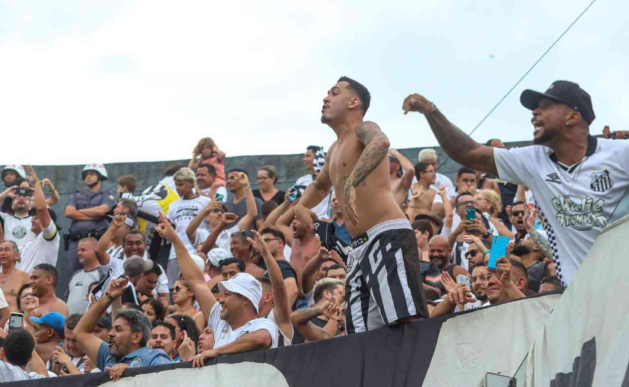 Santos perde do Corinthians, torcida se revolta e jogo termina