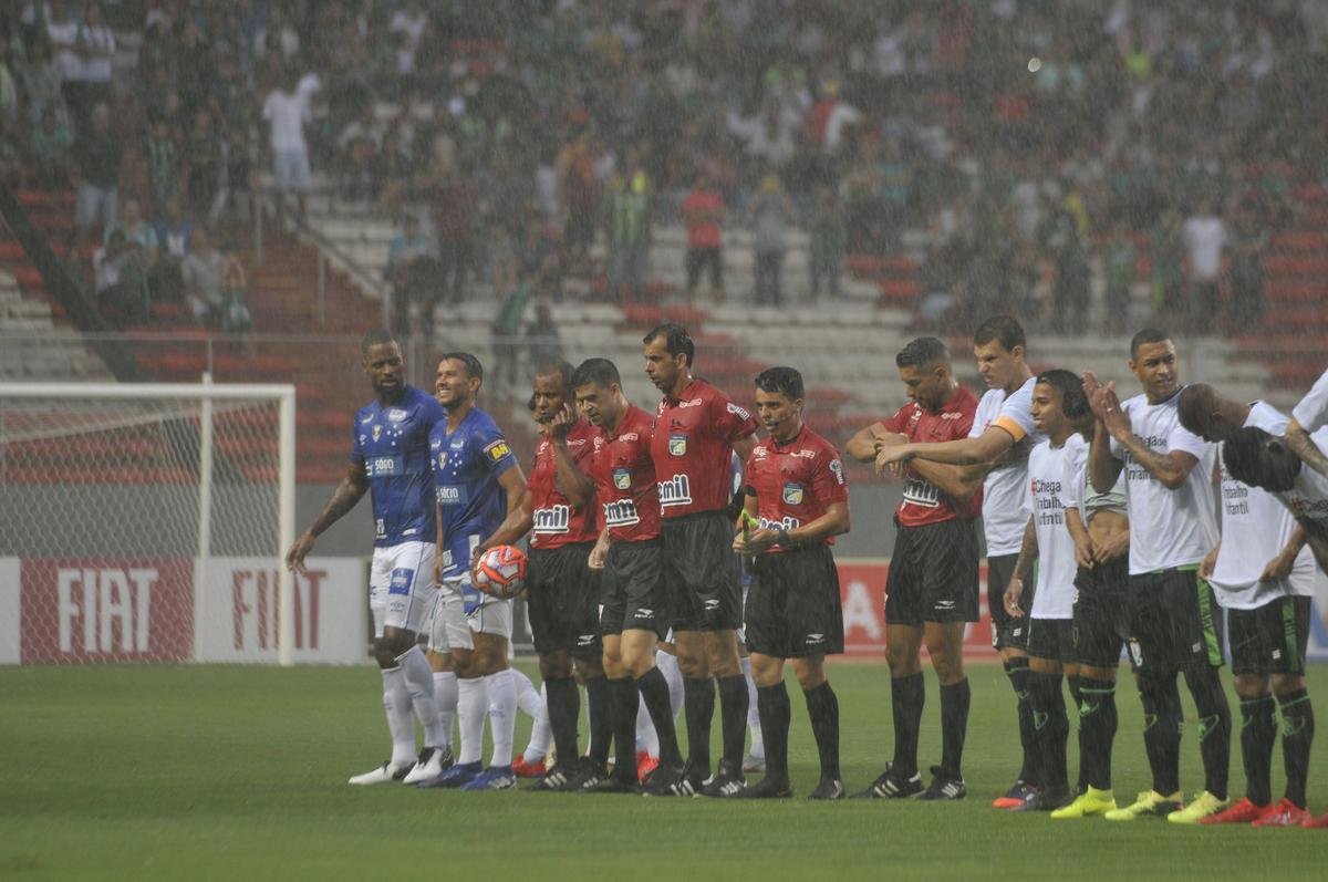 Forte chuva atrasou comeo de Amrica x Cruzeiro, no Horto