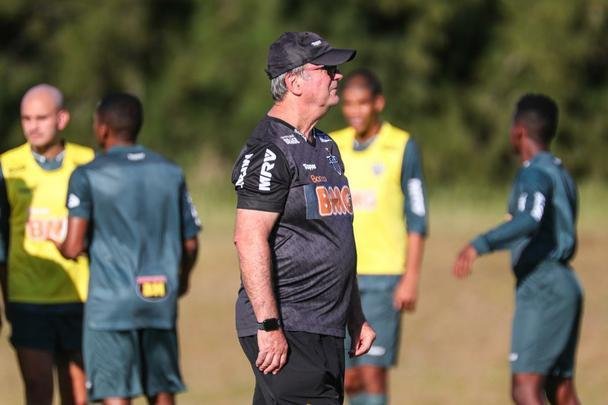 Jogadores do Atltico treinaram no CT do Danubio, em Montevidu, nesta tera-feira