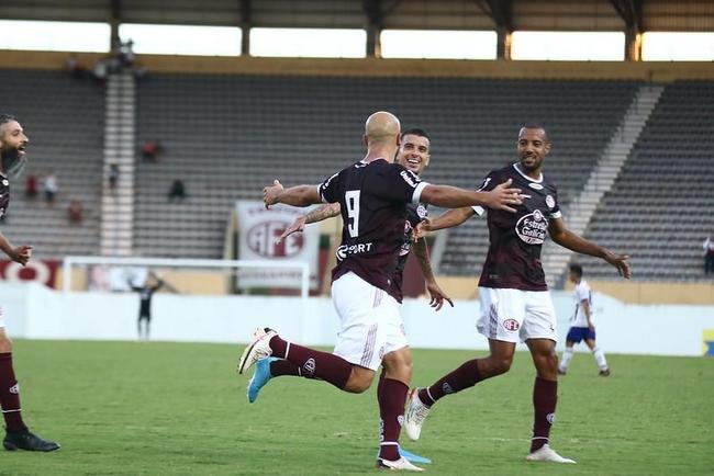 Ferroviria venceu com trs gols de Michel, dois de Welinton Torro (ex-Cruzeiro), um de Bruno Xavier, um de Tony (ex-Amrica) e um de Jhoninha