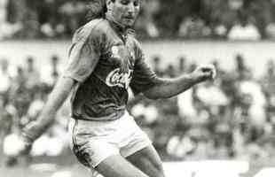 Atacante Renato Gacho (Flamengo: 1987-1988, 1989-1990, 1993, 1997-1998 / Cruzeiro: 1992): 212 jogos por Flamengo (68 gols) e 18 jogos por Cruzeiro (18 gols)