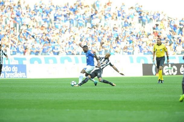 Imagens do jogo entre Cruzeiro e Botafogo, pela 19 rodada do Brasileiro, no Mineiro