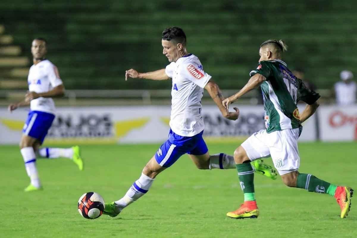Imagens do jogo entre Uberlndia e Cruzeiro, no Parque do Sabi, pelo Campeonato Mineiro
