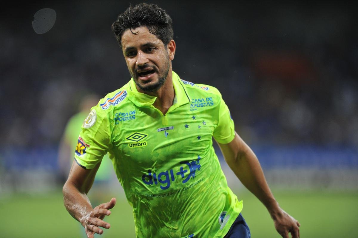 Cruzeiro estreou terceiro uniforme, o ltimo produzido pela Umbro