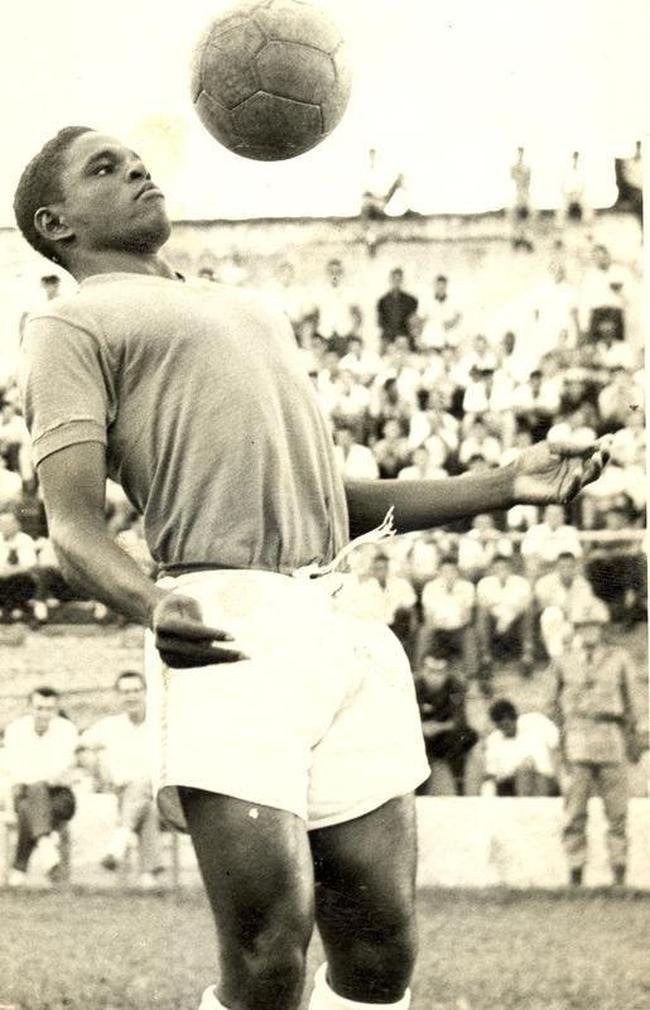 27 - Dirceu Pantera - 72 gols em 199 jogos (1957 a 1963)