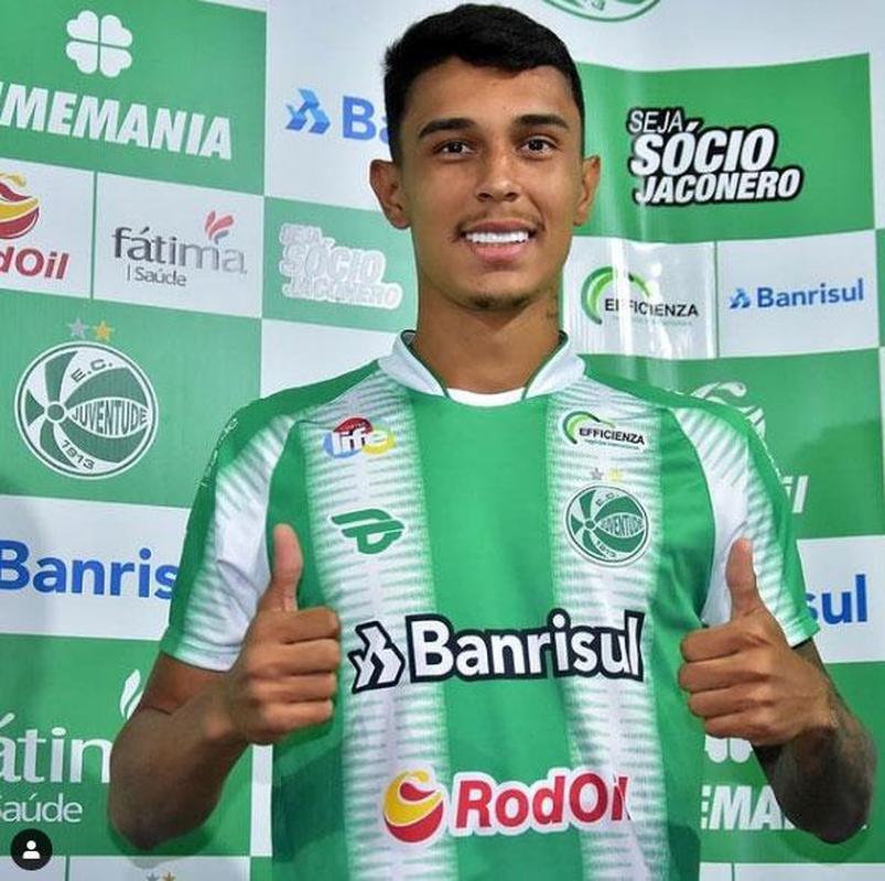 Vitor Mendes, zagueiro (Juventude)
