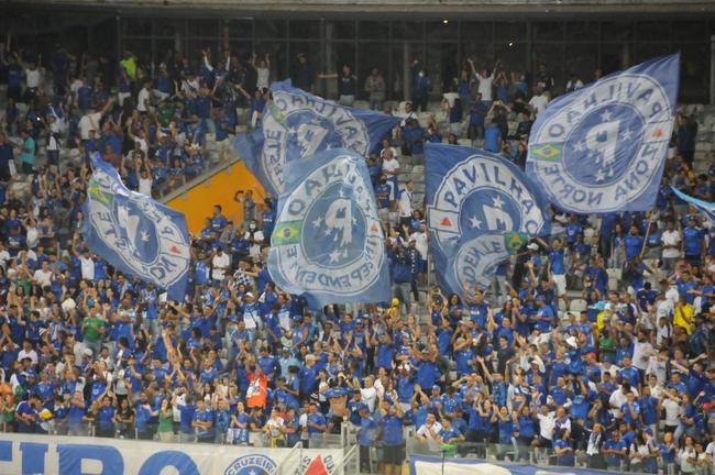 Torcida do Cruzeiro deu show mais uma vez e lotou o Mineiro na partida contra o CRB pela 11 rodada da Srie B