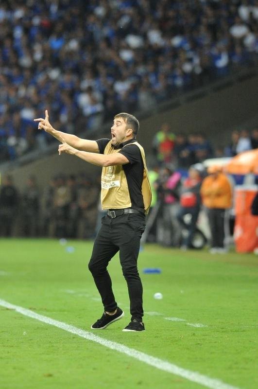 Fotos do primeiro tempo do duelo entre Cruzeiro e Racing, no Mineiro, pela Libertadores