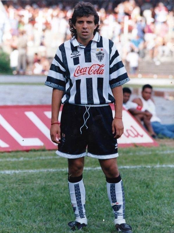 Fernando Rosa foi um lateral-esquerdo que, pelo Atltico, teve uma passagem discreta, com apenas sete jogos nas temporadas de 1993 e 94, sem marcar gols.