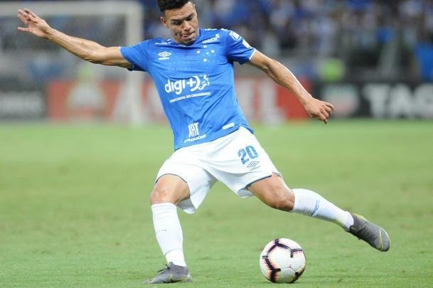 Fotos do jogos entre Cruzeiro e Deportivo Lara no Mineiro