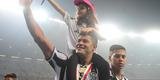 Festa do Atl�tico no Mineir�o pela conquista do tricampeonato mineiro. Galo derrotou o Cruzeiro por 3 a 1 na final �nica do estadual. Gols foram de Hulk (2) e Nacho