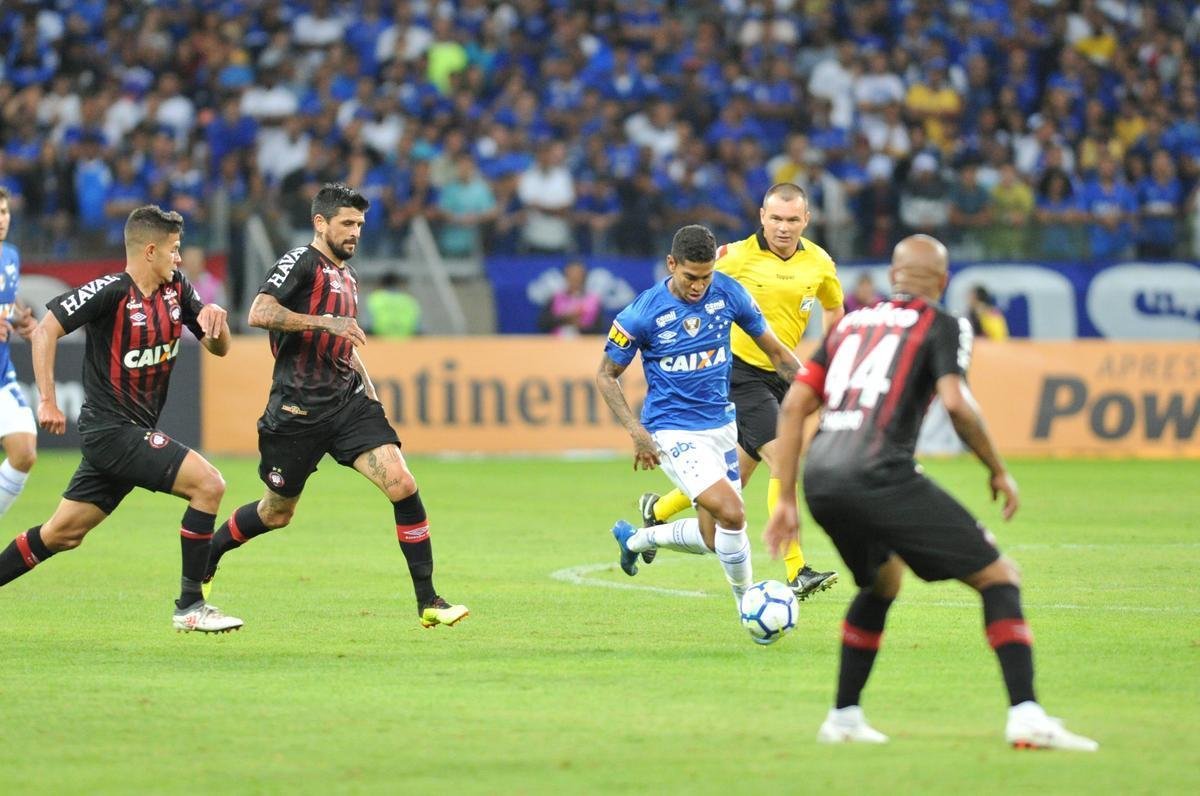 Cruzeiro conseguiu marcar no segundo tempo, com Arrascaeta, mas sofreu empate no fim com Bergson
