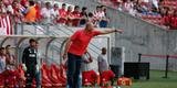 Gilmar 2 x 1 Santa - O N�utico fechou o hexagonal na lideran�a. Veio o primeiro jogo da semifinal e a vit�ria tricolor por 3 a 1 acabou com uma enxurrada de cr�ticas ao treinador por conta da escala��o - manteve o time que havia vencido o Salgueiro na partida anterior, com Joazi na lateral direita, Gil Mineiro no meio de campo, e Thiago Santana no ataque. 