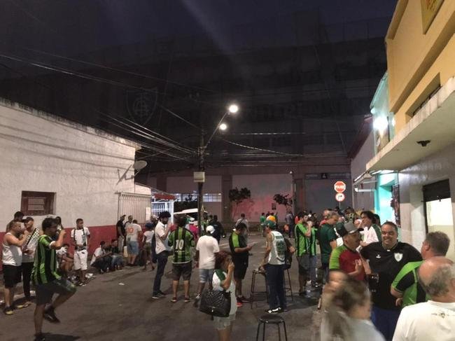 Chegada da torcida do Amrica ao Independncia para o jogo contra o Barcelona de Guayaquil pela terceira fase da Copa Libertadores de 2022