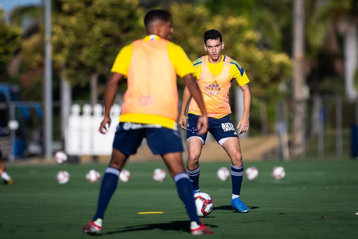 Fotos do treino do Cruzeiro na tarde desta quinta-feira (19/8), na Toca da Raposa II, em Belo Horizonte. Time fechou a preparao para enfrentar o Confiana, s 21h30 desta sexta-feira, no Mineiro