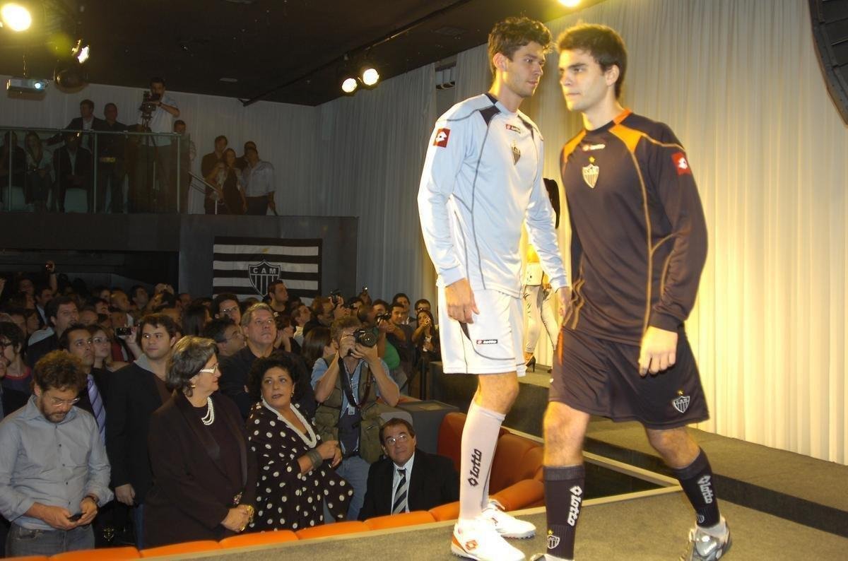 2009 - Uniforme produzido pela Lotto