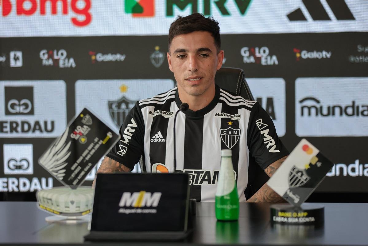 Saravia foi apresentado oficialmente pelo Atltico nesta sexta-feira (17/2), na Cidade do Galo. Lateral-direito argentino tem 29 anos.