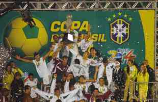 Fluminense - 5 // 4 - Campeonatos Brasileiros (1970, 1984, 2010 e 2012) // 1 - Copa do Brasil (2007)