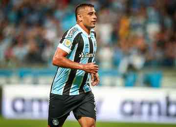 Experiente atacante disputou o último Campeonato Brasileiro pelo Grêmio