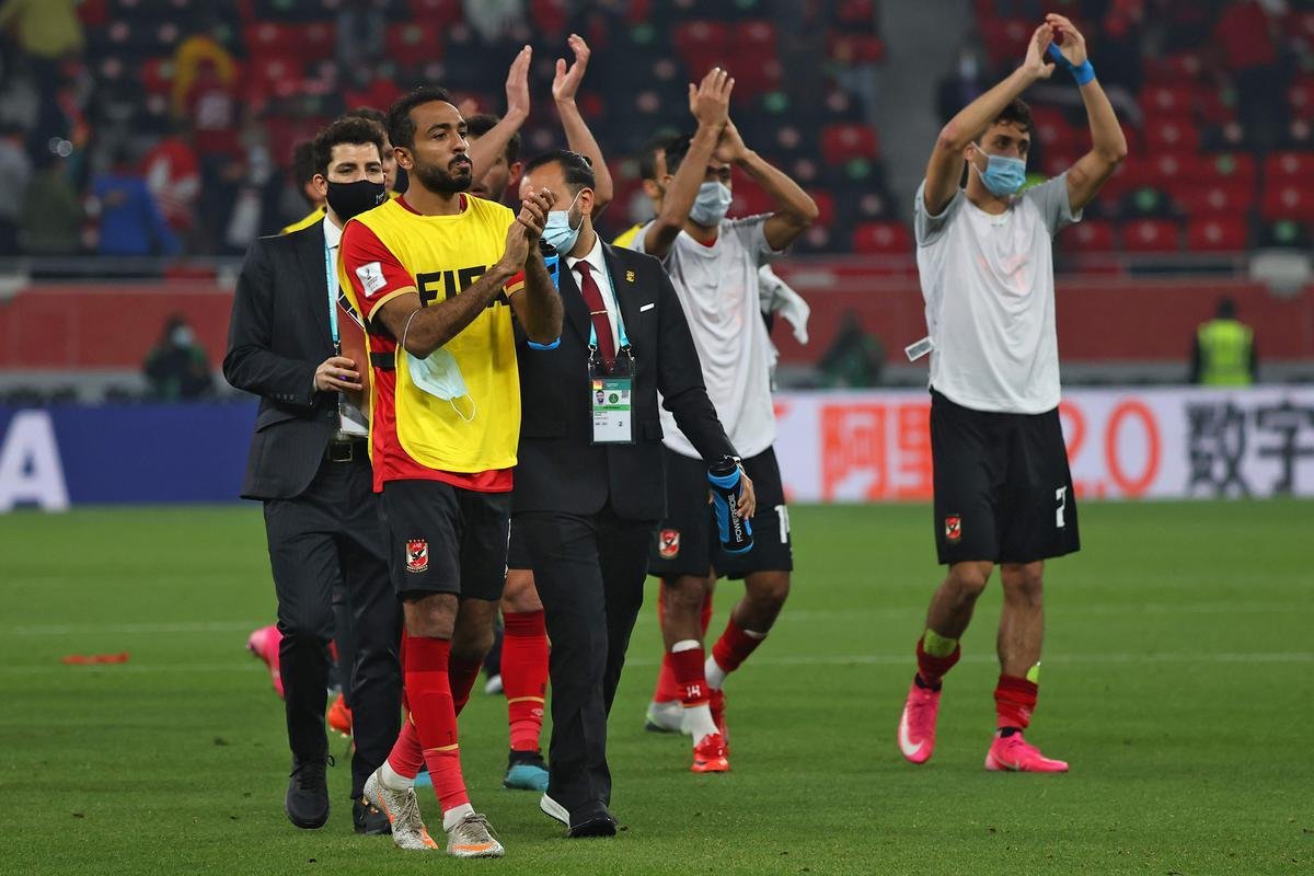 Bayern de Munique derrotou egpcios do Al Ahly por 2 a 0, com dois gols do polons Robert Lewandowski, e se garantiu na deciso do Mundial de Clubes contra o Tigres, do Mxico