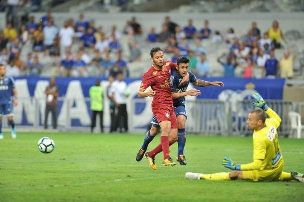 Cruzeiro vira diante do Fluminense no Mineiro e se mantm no G5 do Brasileiro