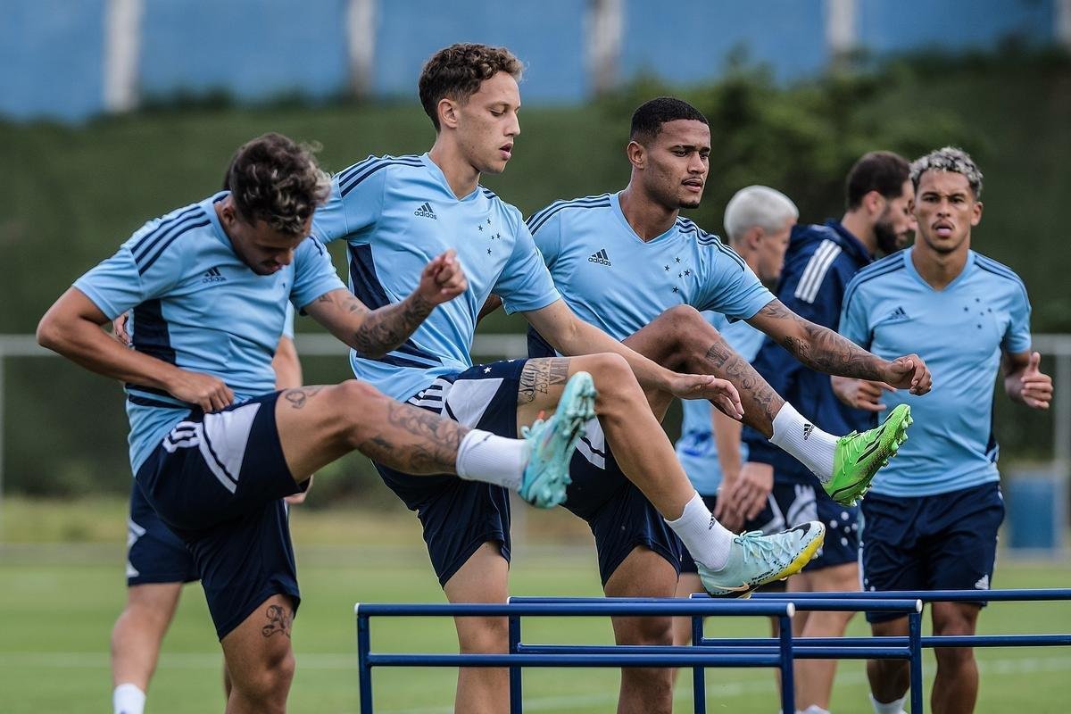 Imagens do treino do Cruzeiro nesta tera-feira (3 de janeiro), na Toca da Raposa II
