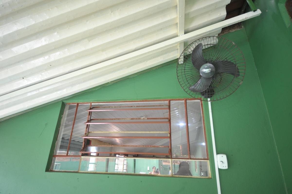 Amrica abriu Casa do Atleta, alojamento que recebe jovens das categorias de base do clube no Centro de Treinamento Lanna Drumond. Local abriga 60 jogadores. Segundo direo, contineres eram utilizados para receber atletas em perodo de testes, mas j esto desativados. Por falta de alvars da prefeitura de Contagem e laudo do Corpo de Bombeiros, Amrica realocou garotos em hotel de Belo Horizonte at regularizao do CT.