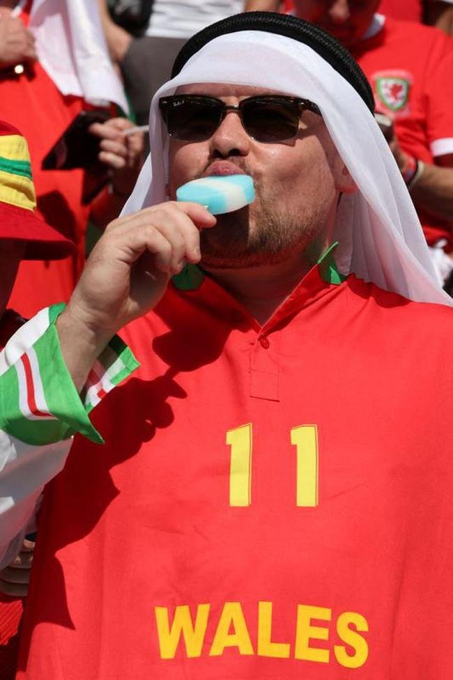 Torcedores de Pas de Gales e Ir no jogo pelo Grupo B da Copa do Mundo do Catar