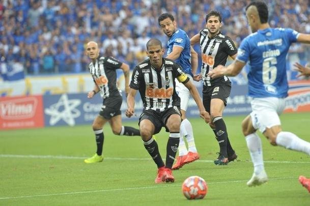 Fotos do primeiro clssico da final do Mineiro, entre Cruzeiro e Atltico, no Mineiro