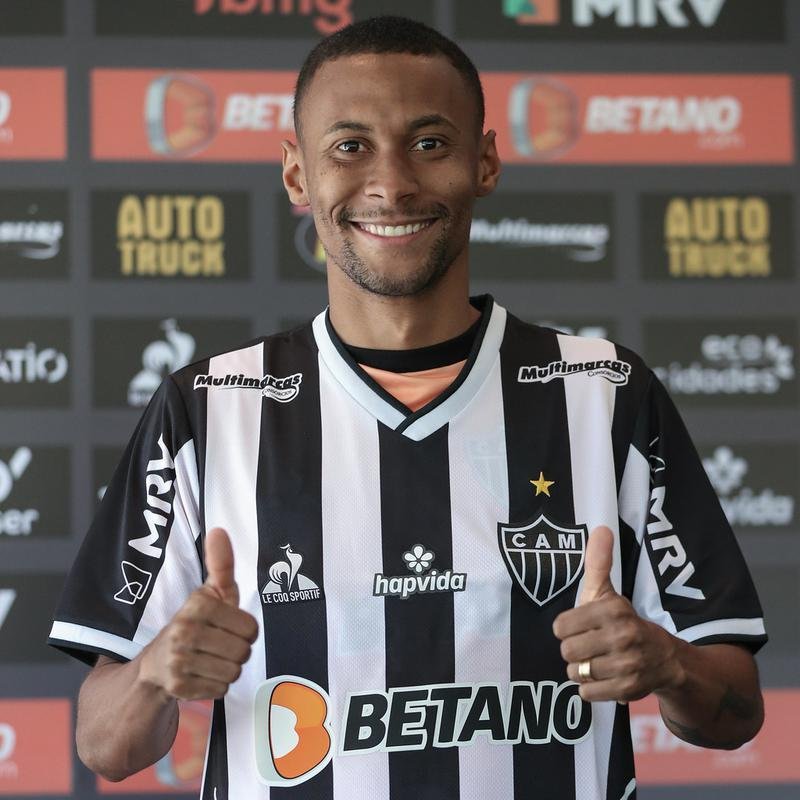 Ademir  apresentado no Atltico; veja as fotos