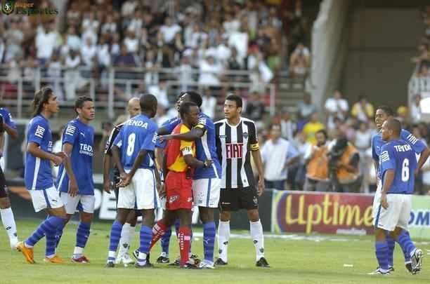 Novamente, Raposa e Galo estavam frente a frente na final do Mineiro e a vantagem também era do time celeste. A equipe do técnico Adílson Batista não teve dó do tradicional rival e devolveu, com sobra, a goleada do ano anterior. Marcelo Moreno, Marcos, contra, e Ramires marcaram no primeiro tempo. Na etapa final, Guilherme e Wagner completaram o placar, que deixou a taça nas mãos da Raposa.