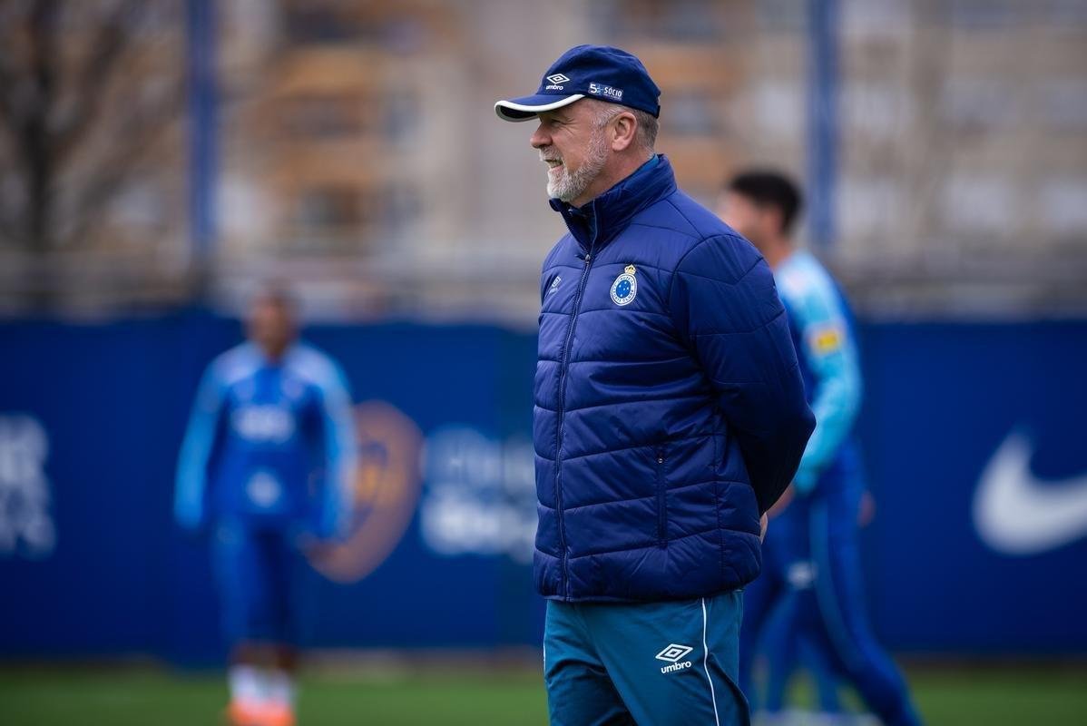 De olho em jogo contra o River Plate pela Copa Libertadores, Cruzeiro treinou na tarde desta segunda-feira no CT do Boca Juniors