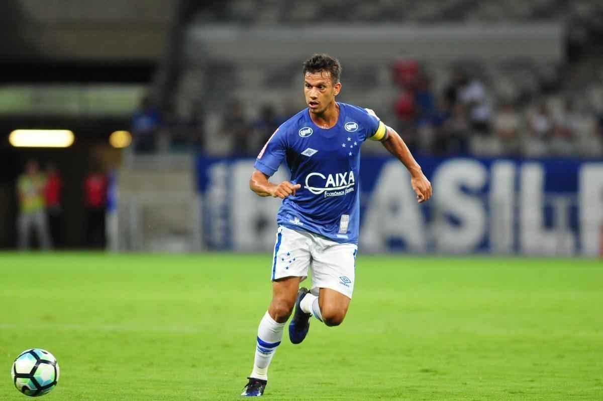 Imagens do jogo entre Cruzeiro e So Francisco-PA, pela Copa do Brasil, no Mineiro