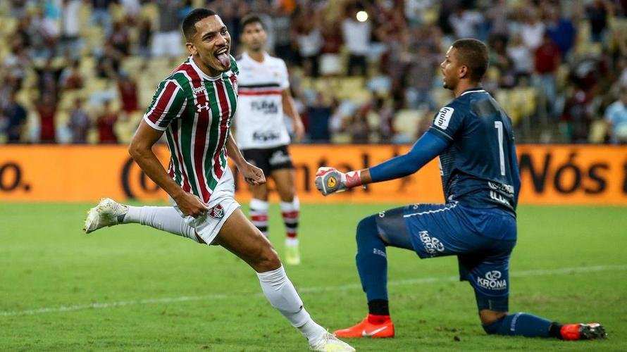 Quarta fase de 2019: Fluminense venceu o Santa Cruz no primeiro jogo em casa por 2 a 0 e se classificou nos pênaltis após derrota pelo mesmo placar no jogo de volta.