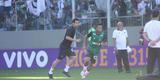 Atacante Fred durante o aquecimento para o clssico contra o Cruzeiro, no Independncia