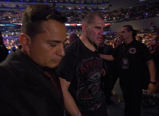 Fotos da vitória arrasadora de Fabrício Werdum sobre Cain Velasquez