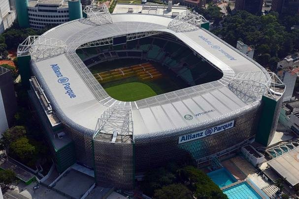 Allianz Parque, em So Paulo - 43.600 pessoas (estdio do Palmeiras)