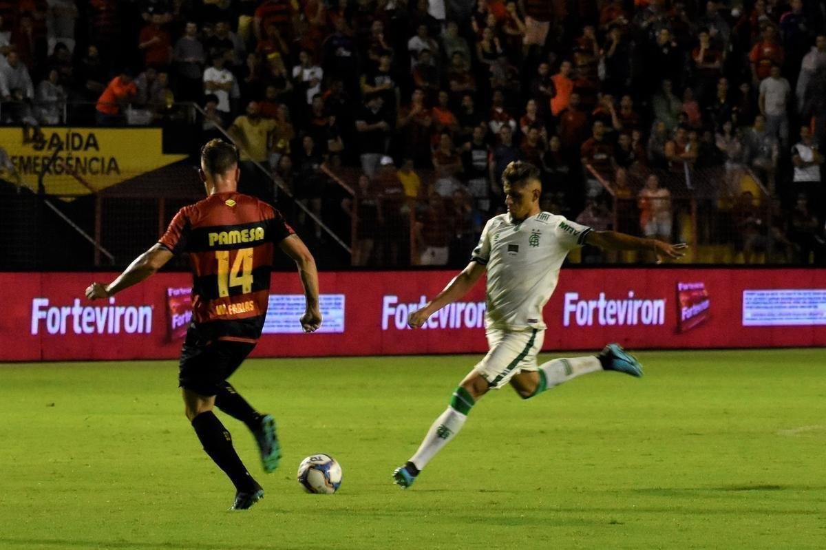 Fotos da vitria do Amrica sobre o Sport, por 2 a 0, na Ilha do Retiro, pela Srie B