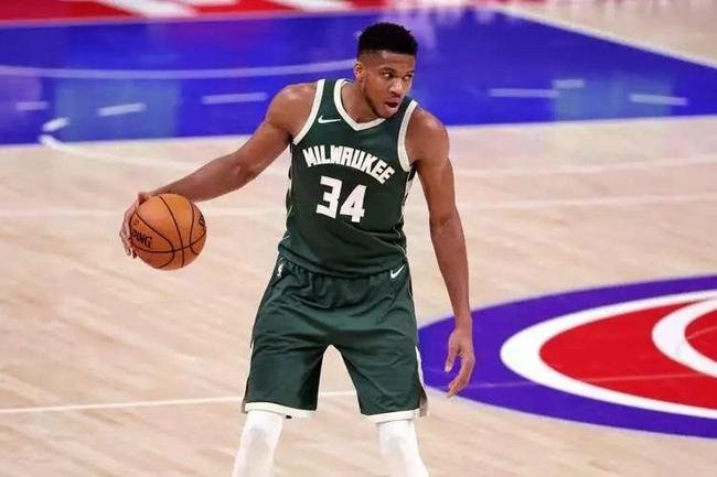 10 - Giannis Antetokounmpo (Basquete): R$ 420,68 milhes nos ltimos 12 meses
