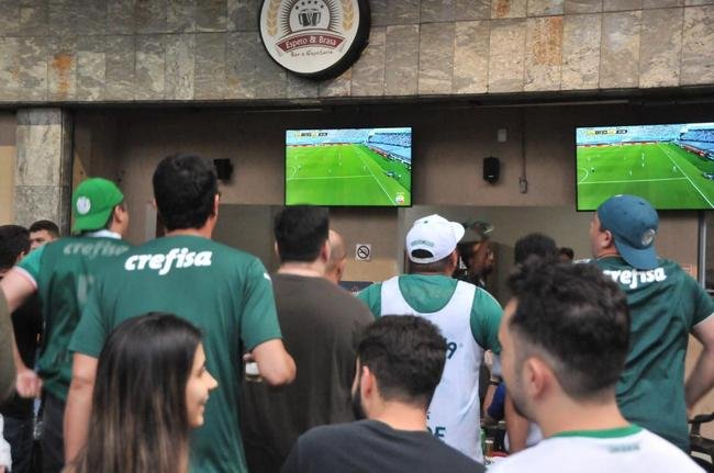 Movimentao grande em bares da capital mineira para o jogo decisivo